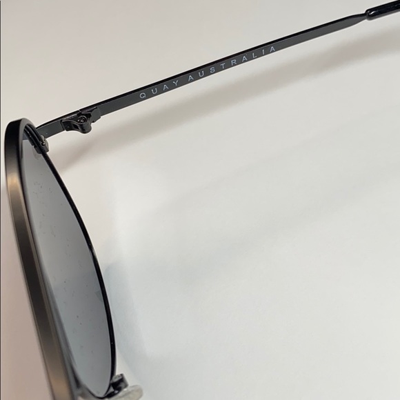 HIGH KEY BLACK QUAY SUNGLASSES - Picture 2 of 12